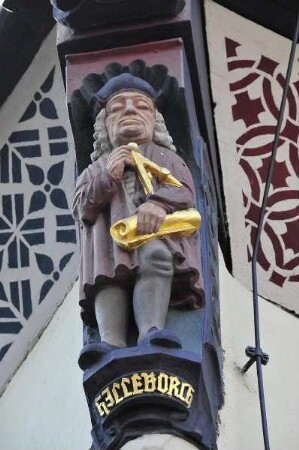 Wernigerode - Historische Figuren am Rathaus : Historische Figuren am Rathaus von Wernigerode, aufgenommen am 28. Oktober 2011