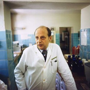 Portrait eines Arztes im Labor