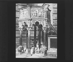 Pisa (Kanzel im Baptisterium)
