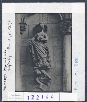 Arnstadt: Marienkirche, Stifterfigur vom Portal. Ende 13. Jhd.