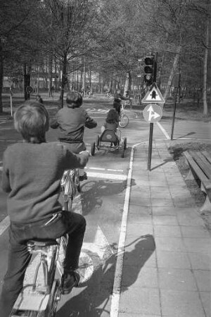 Verkehrserziehung für Schulkinder in der Jugendverkehrsschule am Engländerplatz