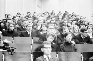 Freiburg: Universität Freiburg, Immatrikulationsfeier, Studenten im Auditorium Maximum