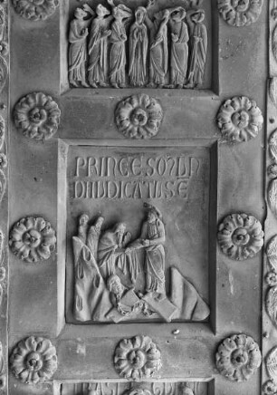 Bronzetür des Westportals — Rechter Flügel, 9. Bildreihe, rechtes Feld: Christus in der Vorhölle