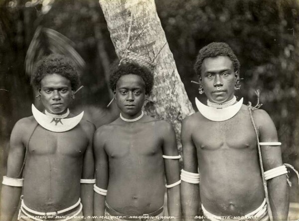 "Trois jeunes hommes de Bulalaha"