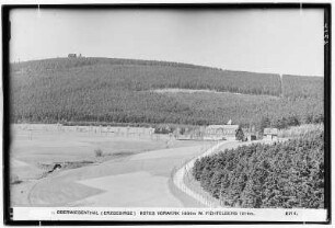 Oberwiesenthal. Erzgebirge. Rotes Vorwerk (1000 Meter) mit Fichtelberg (1214 Meter)