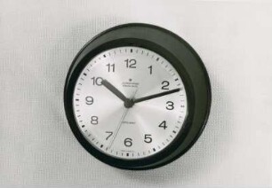 Junghans Wanduhr "electronic" "ato-mat" "331/3507" von Udo Schultheiss