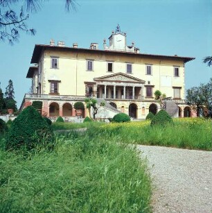Villa del Poggio Imperiale — Fassade