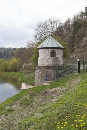 Pegelhäuschen (Pegelhäuschen, Bruchstein); Vöhl, Auf dem Hainchen