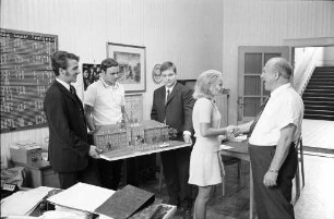 Ruhestand für den Rektor der Nebeniusschule Karlsruhe Gustav Kessel.