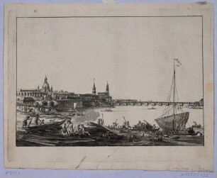 Stadtansicht von Dresden, Altstadt, Blick von Osten über die Elbe mit Schiffen auf die Altstadt mit Brühlscher Terrasse und Augustusbrücke