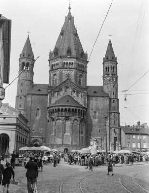 Markttreiben am Mainzer Dom