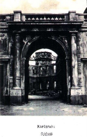Zerstörungen Zweiter Weltkrieg. Schloss