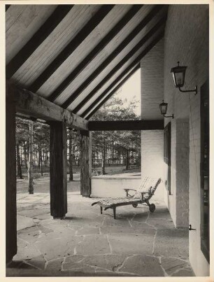 Haus, Bad Saarow: Blick von der Terrasse auf den nord-westlichen Teil des Gartens