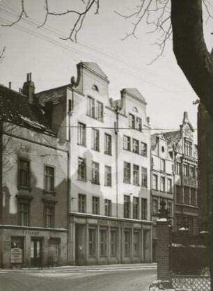 Fassaden der Bürgerhäuser in der Hundegasse in Danzig