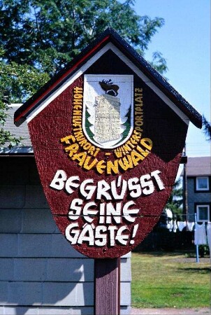 Begrüßungsschild am Ortseingang
