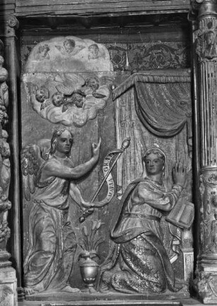 Hochaltar, unterer Teil: Verkündigung an Maria