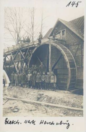 Foto des Wasserrads des Elektrizitätswerks in Werchobuz