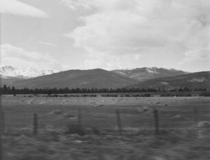 Hangerman Pass : Blick auf den Hagerman Pass in den Rocky Mountains vom Tal aus gesehen
