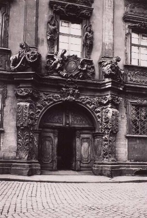 Bamberg, Böttingerhaus : Bamberg. Böttingerhaus, Judenstraße 14. Portal und Fenster des 1. Obergeschosses