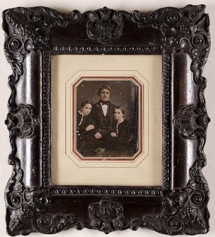 Herr Brand und seine Enkel Rudolf (l.) und Ferdinand Boldemann