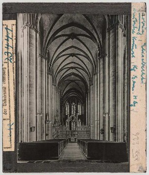 Marburg: St. Elisabeth, Mittelschiff nach Osten