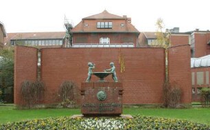 Arthur-Schloßmann-Brunnen