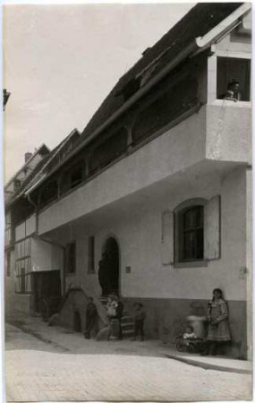 Wohngebäude mit Laubengang