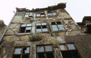 Weimar - Wohnhaus Ruine : Desolates historisches Wohnhaus, aufgenommen in Weimar 1978