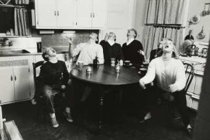 Die Familie von Bob und Betsy Pearson in ihrer Küche