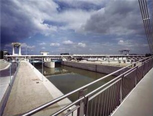 Hansjakob, Gottfried; Wien - Donau (AT); Donauinsel und Donaukraftwerk Freudenau - Donaukraftwerk Freudenau, Staustufe, Außenansicht
