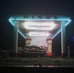 Markkleeberg. Tankstelle bei Nacht
