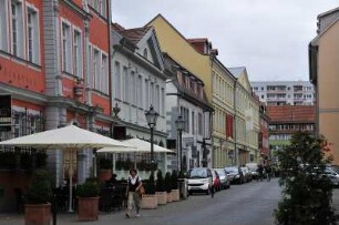 Altstadt in Erfurt : Das Zentrum der Thüringer Landeshauptstadt Erfurt wird dominiert von vielen historischen denkmalgeschützten Gebäuden. Bild: Blick in die Futterstraße in Erfurt, 2008