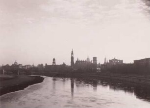 Dresden, Blick von der Marienbrücke nach Osten auf die Altstadt