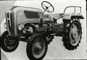 Standardtraktor 12 PS (Holder)