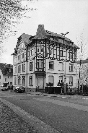 Wohnhaus; Königstein, Wiesbadener Straße 32