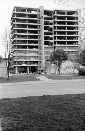 Freiburg: Instituts-Hochbau von der Albertstraße