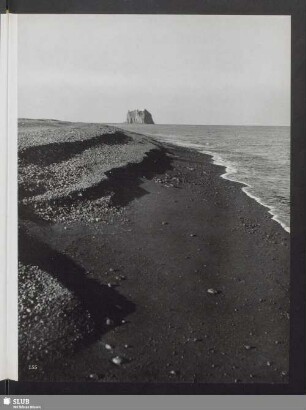 Am schwarzen Strand von Stromboli