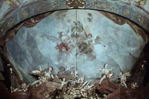 Pilger folgen dem von Engeln getragenen Gnadenbild der "Mutter vom guten Rat" von Genazzano