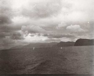 Regenzeitwolken im nordtropischen Atlantik, Küste Trinidad