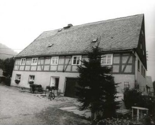 Lichtenberg, Trassenweg 28. Gehöft. Wohnhaus. Hofansicht