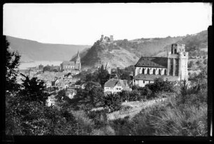 Oberwesel am Rhein. Blick auf die Stadt mit St. Martin, Liebfrauenkirche und Schönburg