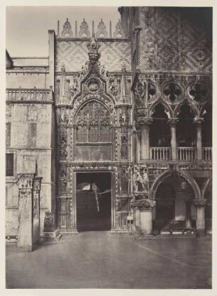 "Palazzo ducale. Porta della carta".