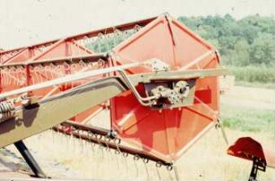 Fotografie: Mähdrusch, Mähdrescher selbstfahrend, Schneidwerk, Hydromotor