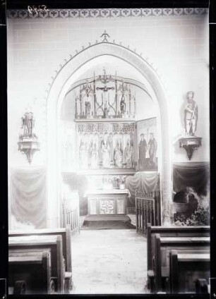 Friedhofkirche; Hochaltar offen