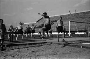 Tag des rumänischen Sports: Standweitsprung
