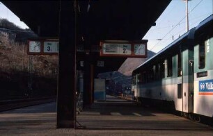 Bingen Nahverkehszug VT Baureihe 628 Bahnsteig Zuganzeiger
