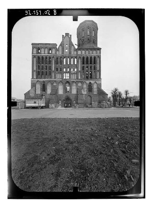 Kaliningrad. Dom (Baubeginn um 1330). Ansicht von Westen