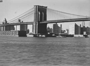 New York, Blick auf die Brooklyn Bridge