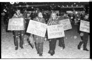 Kleinbildnegativ: Mahnwache der FDJW, 1970