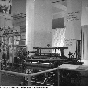 Berlin-Mitte. Sporthalle, Karl-Marx-Allee. Ausstellung "XX Jahre DDR - Kämpfer und Sieger"